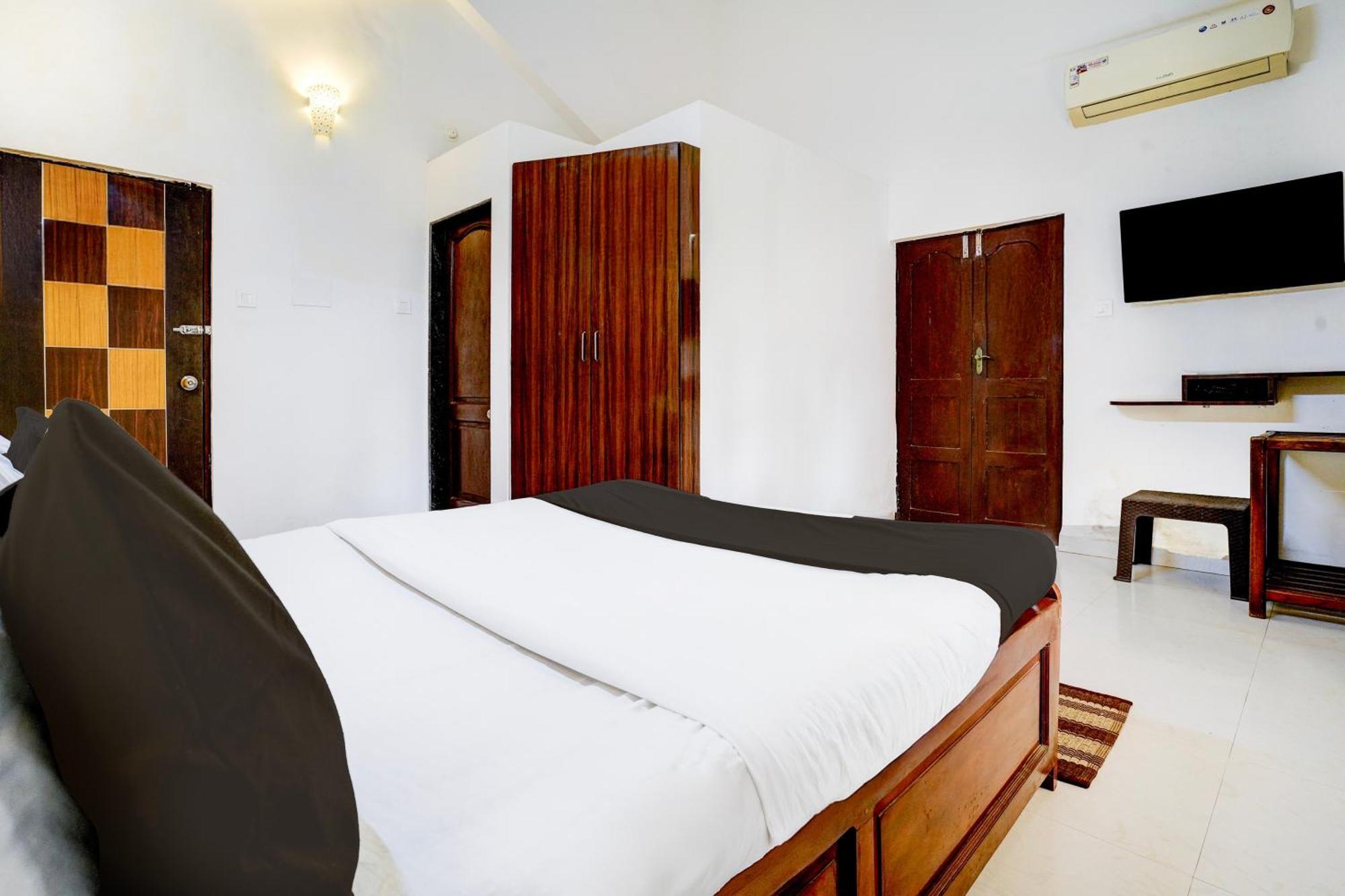 Oyo Flagship Triple Beach Guest House 比纳里姆 外观 照片