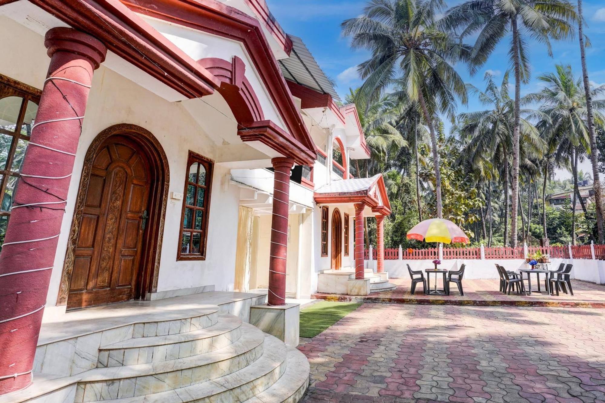 Oyo Flagship Triple Beach Guest House 比纳里姆 外观 照片
