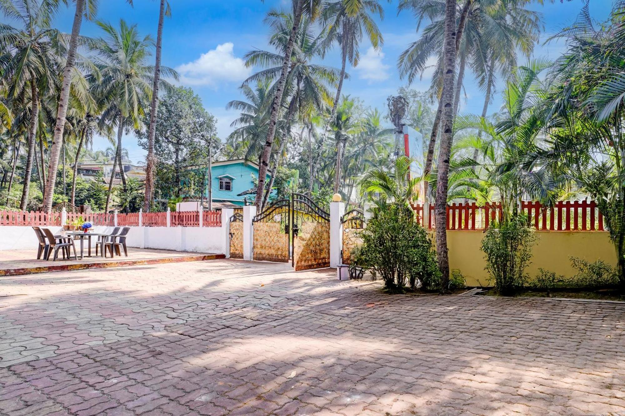 Oyo Flagship Triple Beach Guest House 比纳里姆 外观 照片