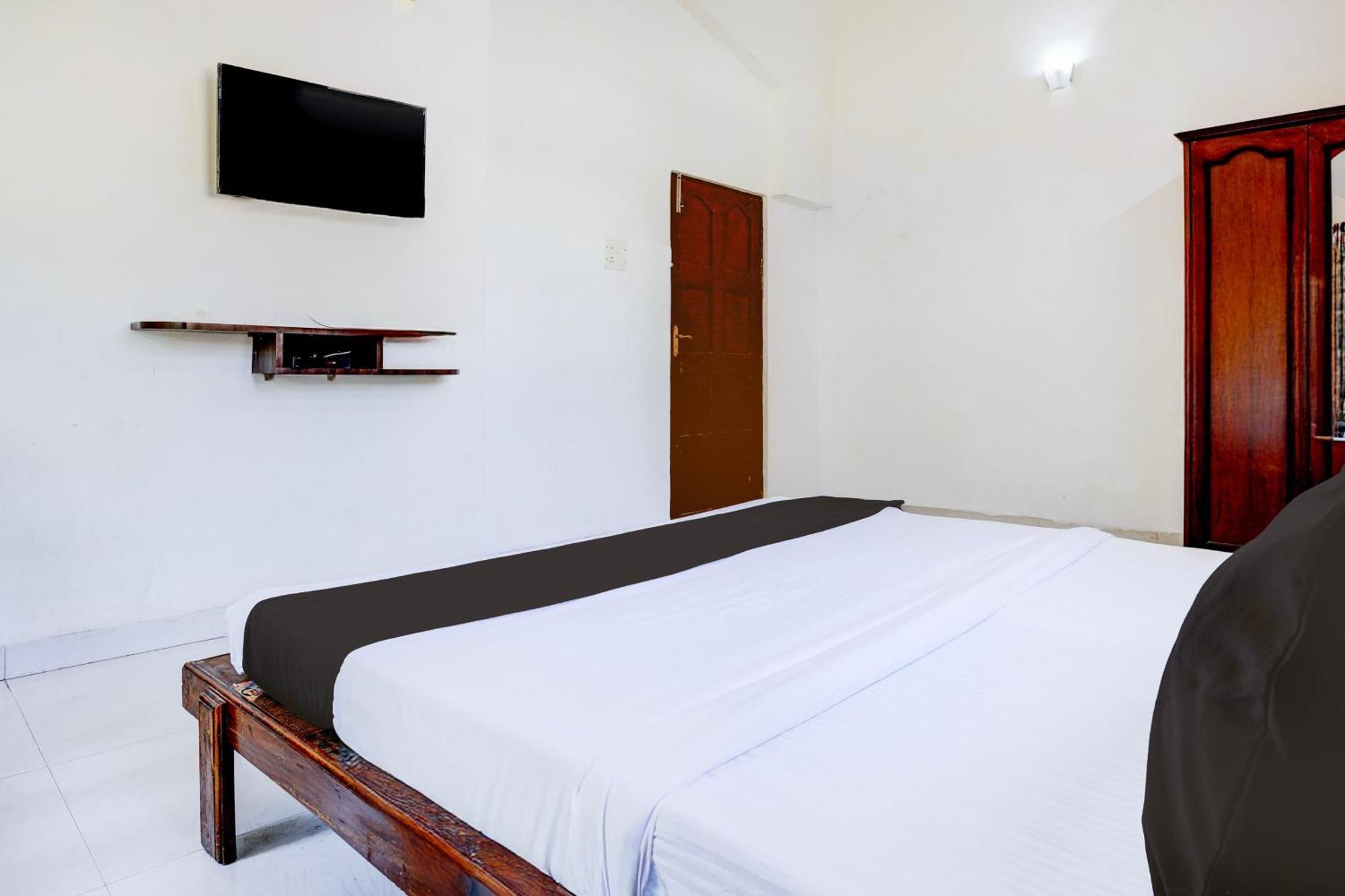 Oyo Flagship Triple Beach Guest House 比纳里姆 外观 照片