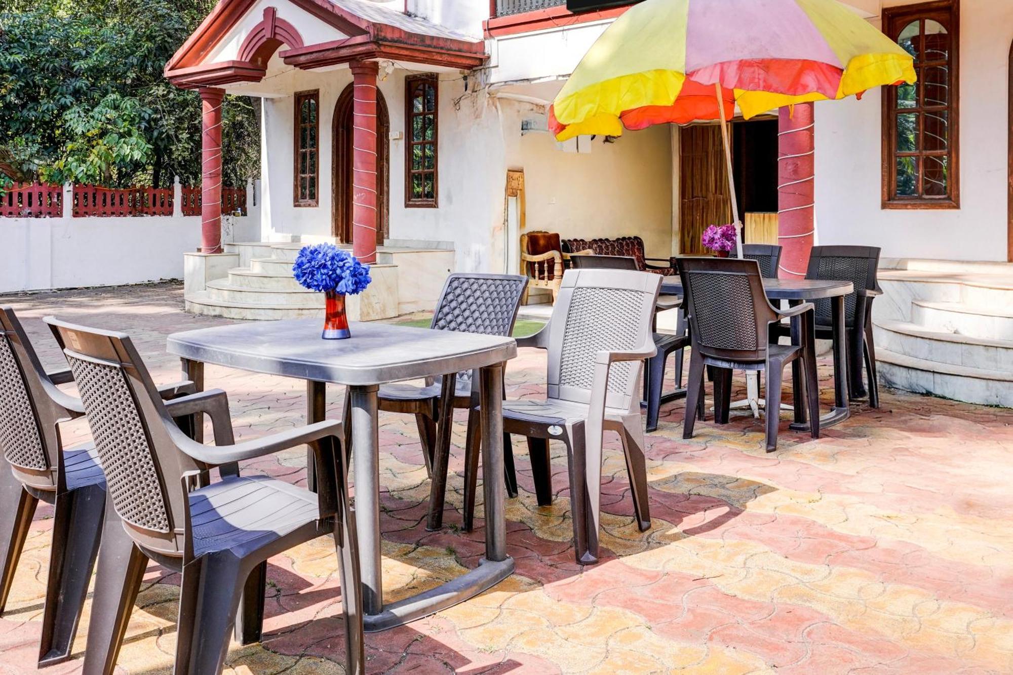 Oyo Flagship Triple Beach Guest House 比纳里姆 外观 照片